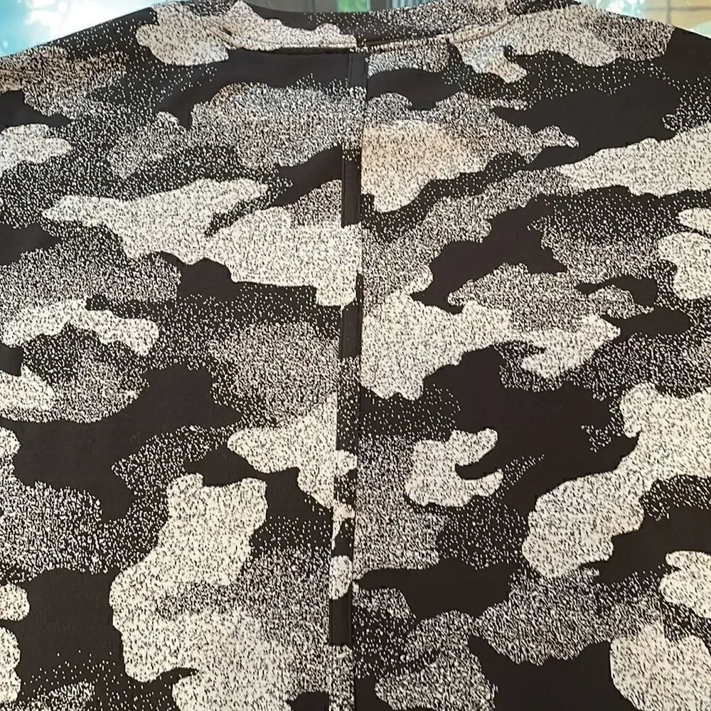 Lululemon top 2 black grey light grey printed